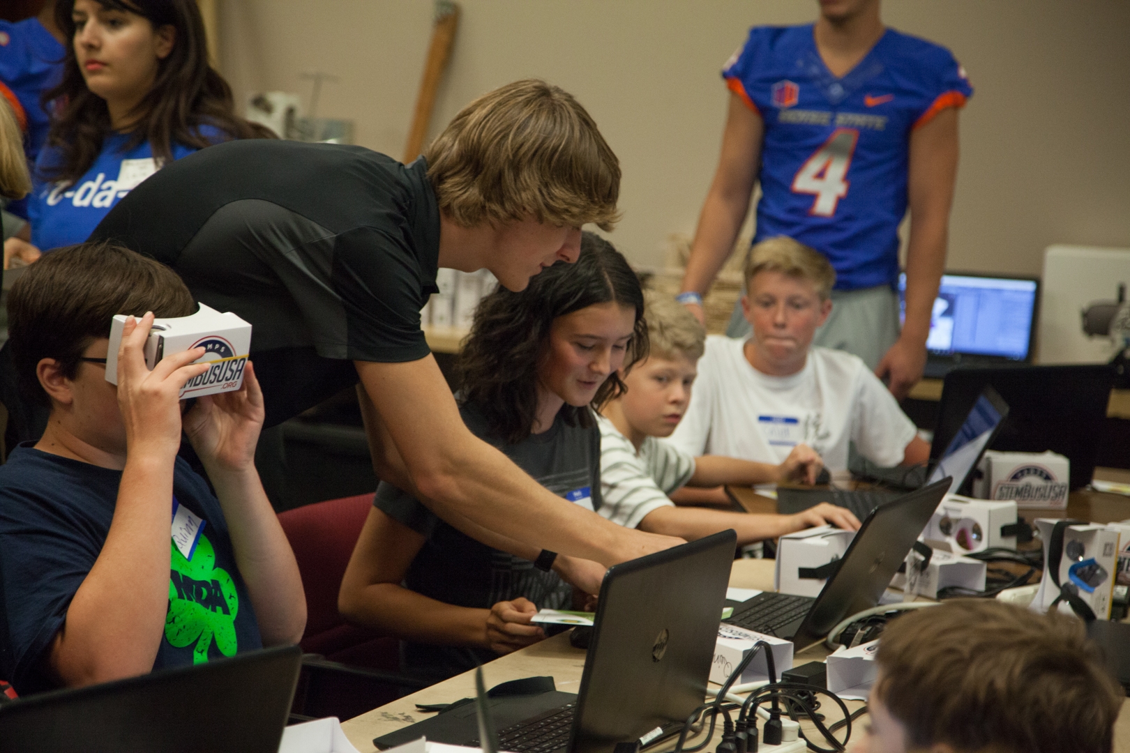 STEMbusUSA Kicks off their Second Year of VR Summer Camps