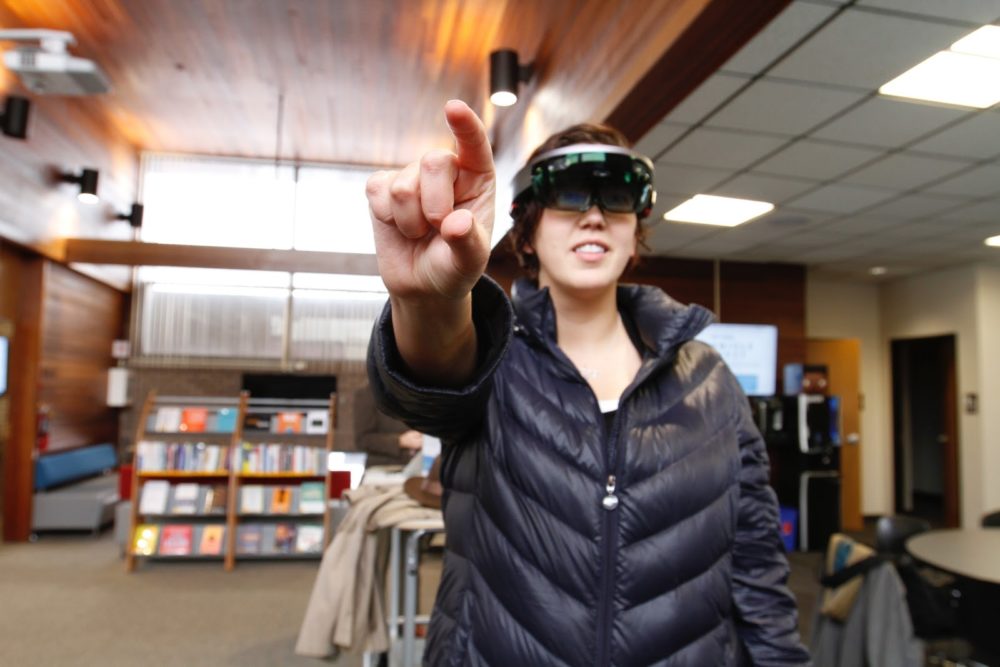 What do Virtual Reality and Books have in Common?